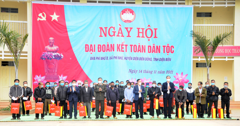 Minister To Lam stresses role of great national unity in making country better -0