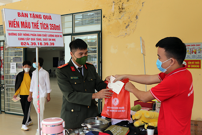 “Giọt máu nghĩa tình” của Công an tỉnh Sơn La -2