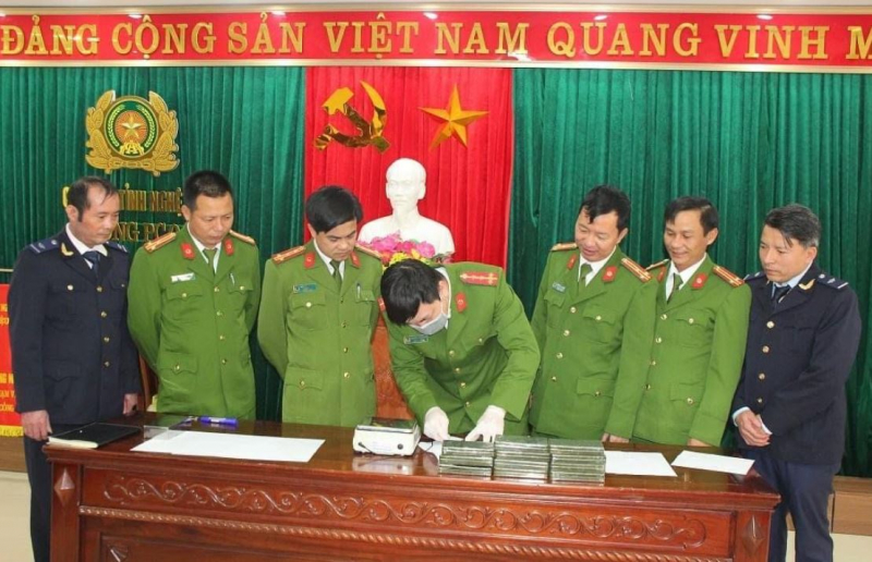 Khen thưởng các tập thể phá án ma túy tại khu vực Tam giác vàng -0