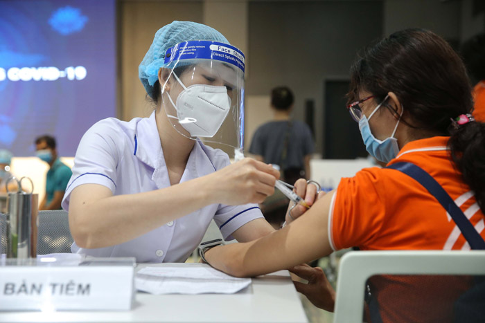 Bí thư Thành ủy Hà Nội Đinh Tiến Dũng: Thí điểm ngay cách ly F1 tại nhà, điều trị F0 tại cơ sở -0