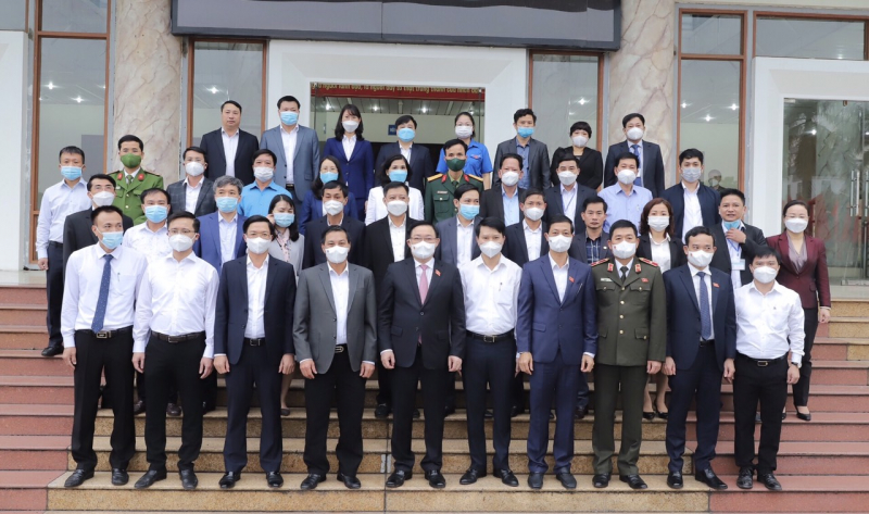 Chủ tịch Quốc hội tiếp xúc cử tri tại Hải Phòng -0