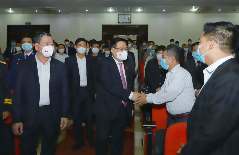 Chủ tịch Quốc hội tiếp xúc cử tri tại Hải Phòng -0