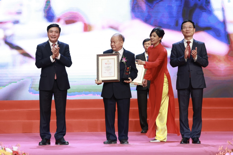 Tôn vinh 9 tập thể, cá nhân đại diện cho Khát vọng Việt Nam 2021 -0