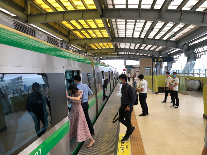 Sau 10 ngày miễn phí, tàu Cát Linh - Hà Đông thu hút khoảng 240.000 lượt khách -0
