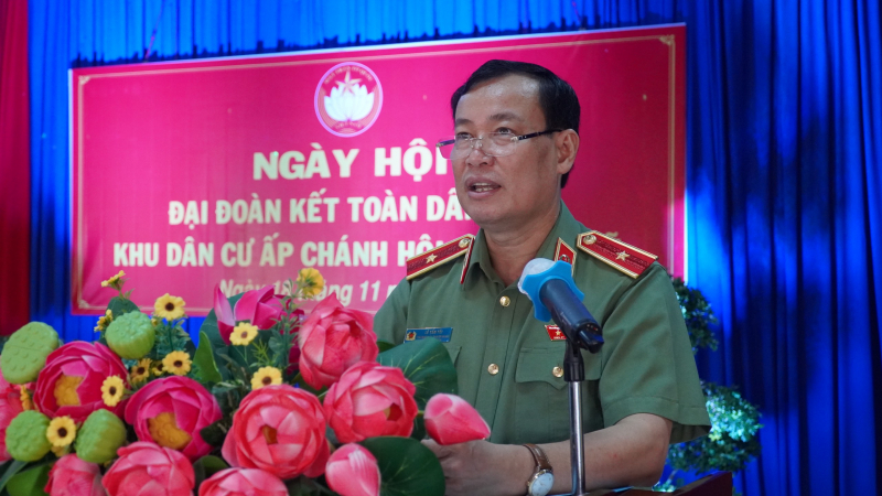 Deputy Minister Le Tan Toi attends great national unity festival in Long An -0