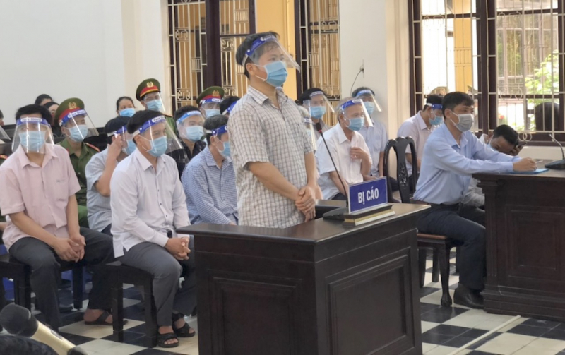 Xét xử nguyên Chủ tịch và Phó Chủ tịch UBND TP Trà Vinh -0