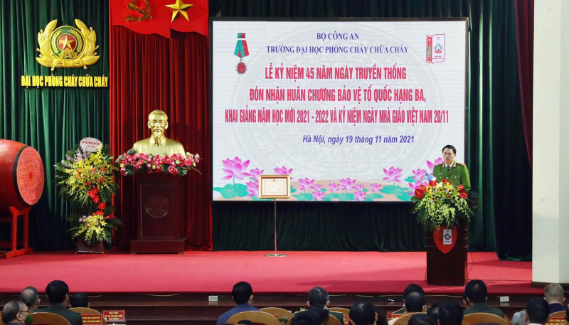 Trường Đại học PCCC kỷ niệm 45 năm Ngày truyền thống và đón nhận Huân chương Bảo vệ Tổ quốc -0