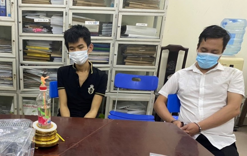 Đang giao dịch 5 bánh heroin và 6.000 viên MTTH, hai đối tượng bị 