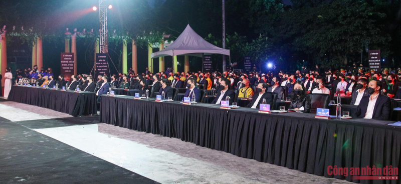 Memorial ceremony held for COVID-19 victims -1