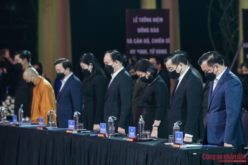 Memorial ceremony held for COVID-19 victims -2