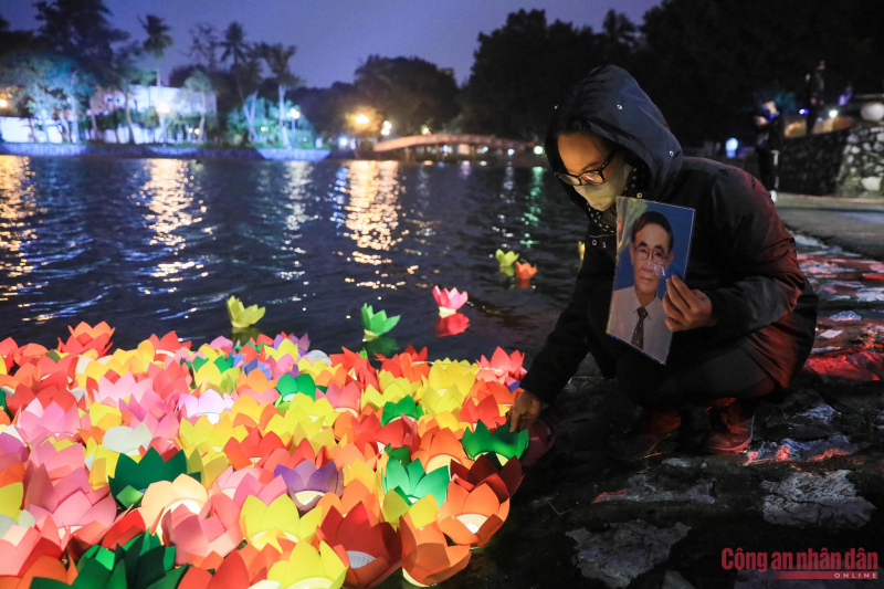 Memorial ceremony held for COVID-19 victims -3