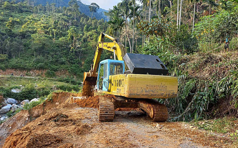 Thông xe vào xã Trà Leng sau gần 4 ngày bị cô lập -0