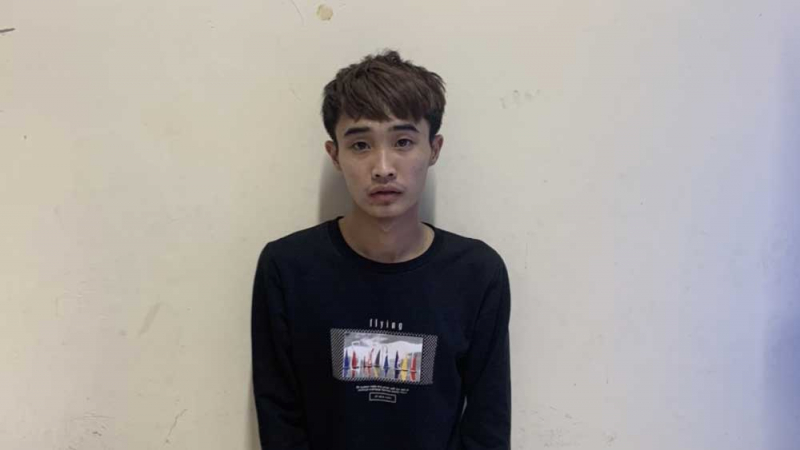 Tin bạn, mất cả tiền, điện thoại lẫn xe máy -0