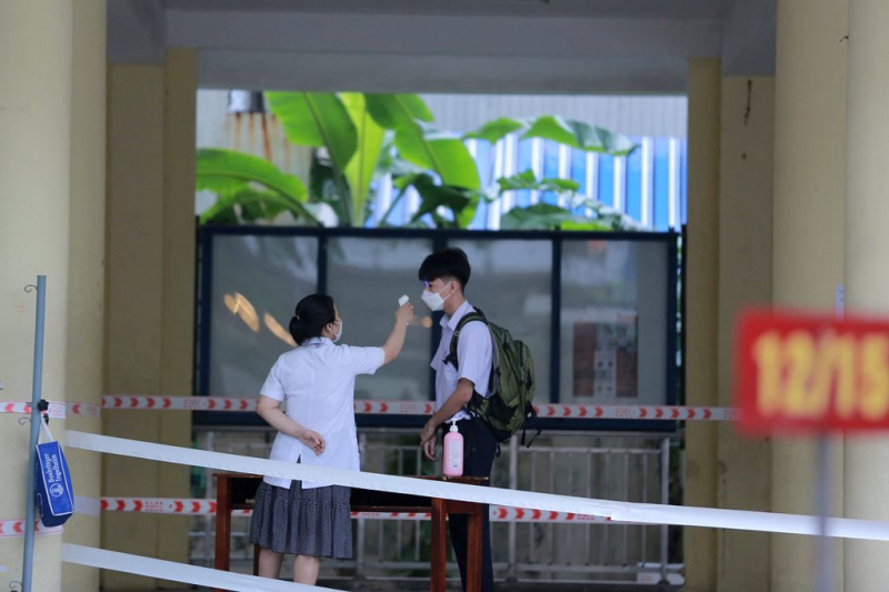Học sinh tại Đà Nẵng thực hiện 5K trong ngày đầu trở lại trường học -0