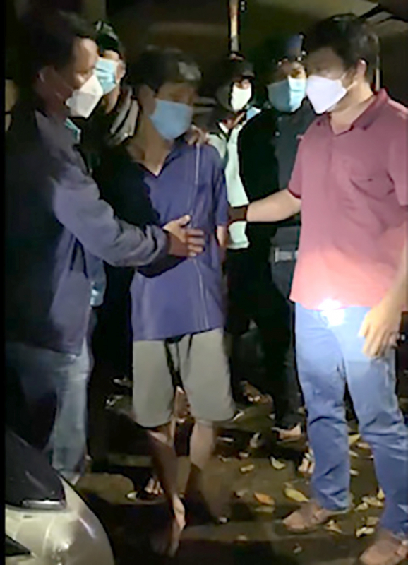 Đã bắt được nghi can đâm chết “tình địch” tại nhà vợ cũ -0