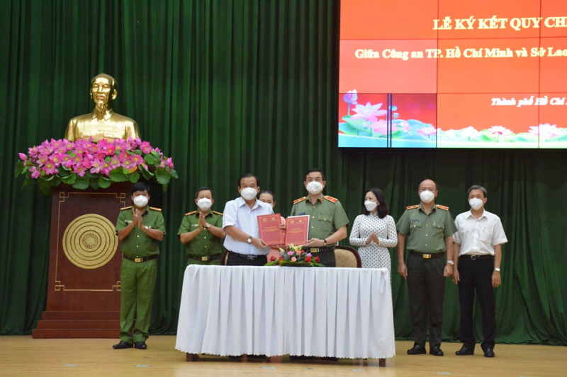 Ký kết quy chế phối hợp để quản lý người lang thang, xin ăn, người nghiện ma túy  -0