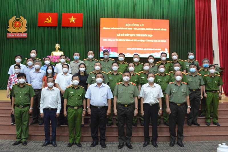 Ký kết quy chế phối hợp để quản lý người lang thang, xin ăn, người nghiện ma túy  -0