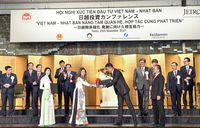Việt Nam, Nhật Bản trao đổi các thỏa thuận hợp tác trị giá hàng tỷ USD -0