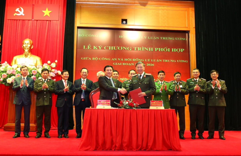 MPS reviews 10-year theoretical work -0