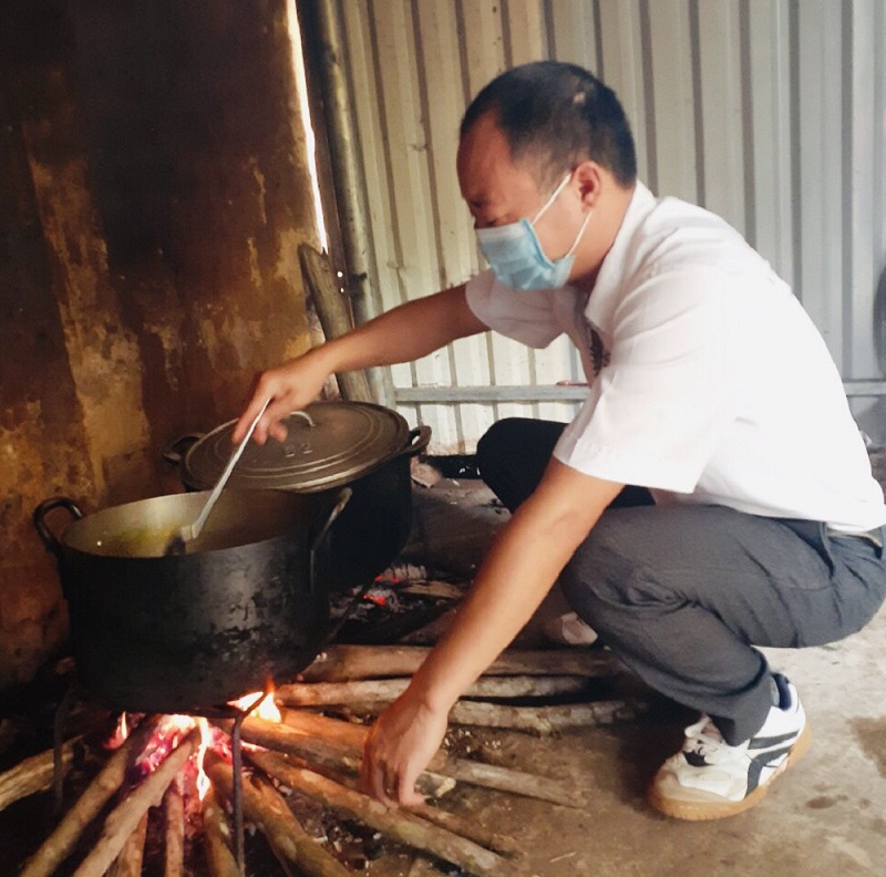 Những cặm cụi chỉ có cây rừng mới biết… -0