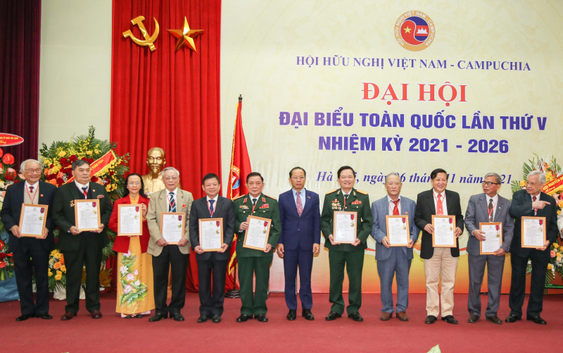 Vun đắp hơn nữa quan hệ hữu nghị truyền thống Việt Nam - Campuchia -0