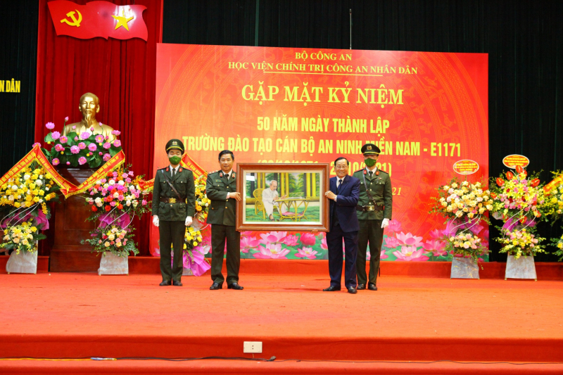 Gặp mặt kỷ niệm 50 năm ngày thành lập Trường Đào tạo Cán bộ an ninh miền Nam -0