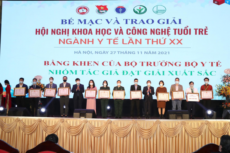 Nhiều tập thể, cá nhân có thành tích xuất sắc trong nghiên cứu khoa học, ứng dụng cứu chữa người bệnh -0