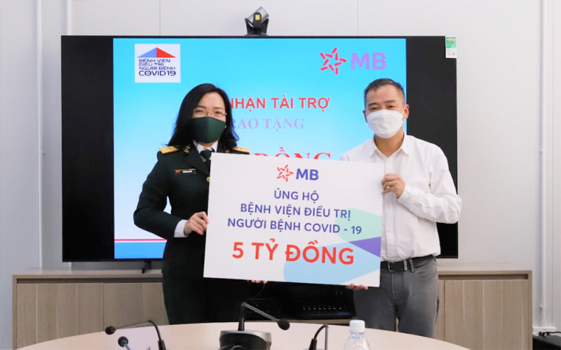 MB ủng hộ 5 tỷ đồng cho Bệnh viện điều trị người bệnh COVID-19 -0