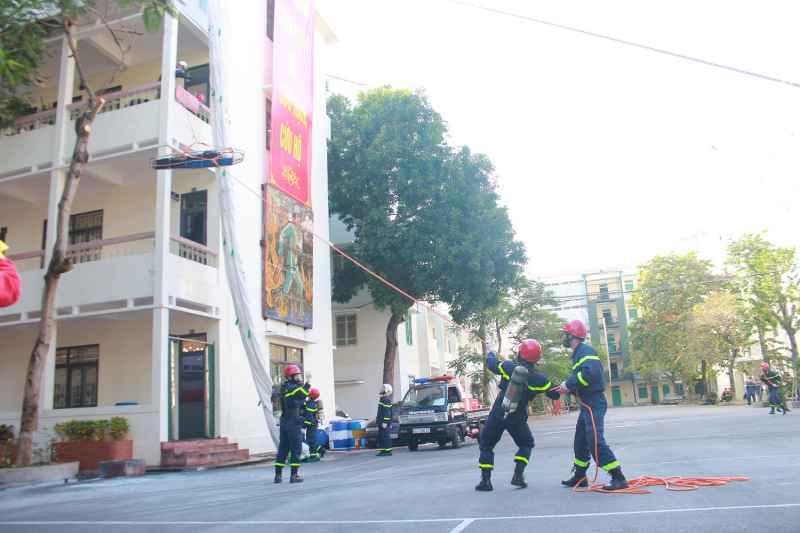 Hơn 100 cán bộ, chiến sĩ tham gia diễn tập ứng phó với biến đổi khí hậu, phòng chống thiên tai và tìm kiếm cứu nạn -0