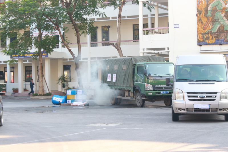 Hơn 100 cán bộ, chiến sĩ tham gia diễn tập ứng phó với biến đổi khí hậu, phòng chống thiên tai và tìm kiếm cứu nạn -2