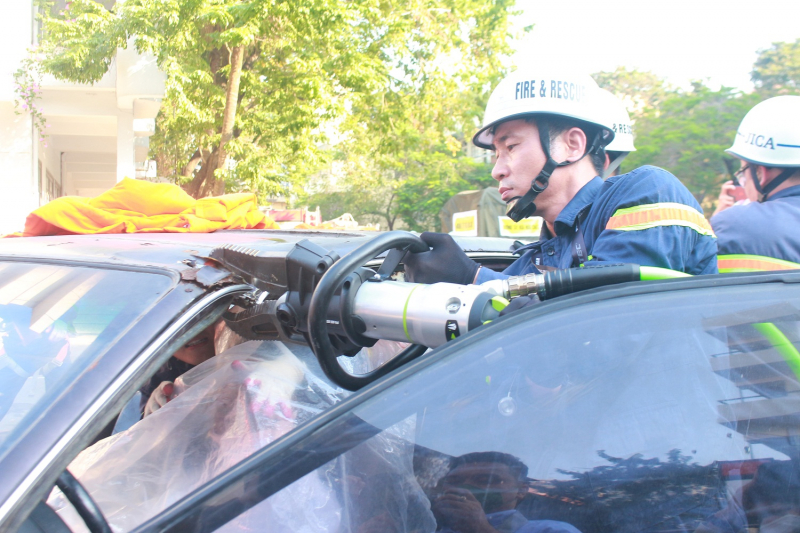 Hơn 100 cán bộ, chiến sĩ tham gia diễn tập ứng phó với biến đổi khí hậu, phòng chống thiên tai và tìm kiếm cứu nạn -4