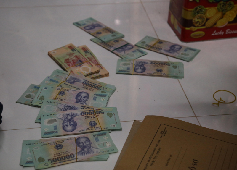 Thưởng nóng Ban Chuyên án triệt phá đường dây đánh bạc ngàn tỷ -2