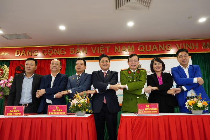  Ký thỏa thuận hợp tác giữa Trung tâm nghiên cứu, ứng dụng dữ liệu dân cư và căn cước công dân với 12 đối tác -0