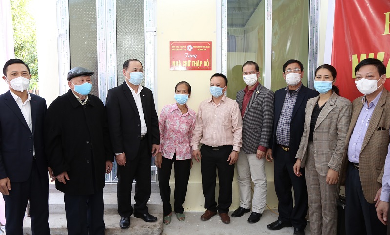 Phòng khám Chữ thập đỏ Đông Anh xây nhà tặng người già neo đơn -0