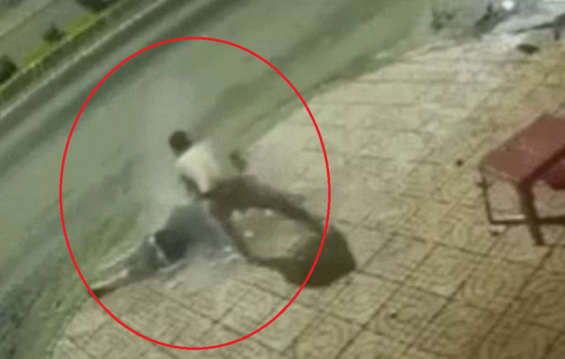 Khởi tố vụ án kẻ tâm thần tấn công, tạt nước sôi vào người khác -0