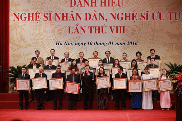 Chuyện bàn thêm bên “mùa” xét tặng danh hiệu -0