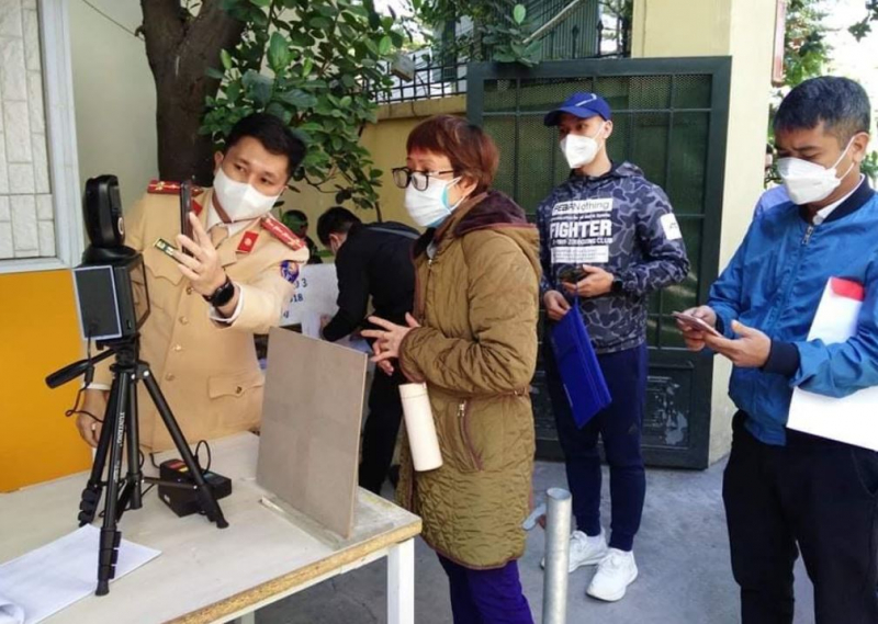 Phòng CSGT Công an TP Hà Nội được trang bị máy quét mã QR trên thẻ CCCD -0