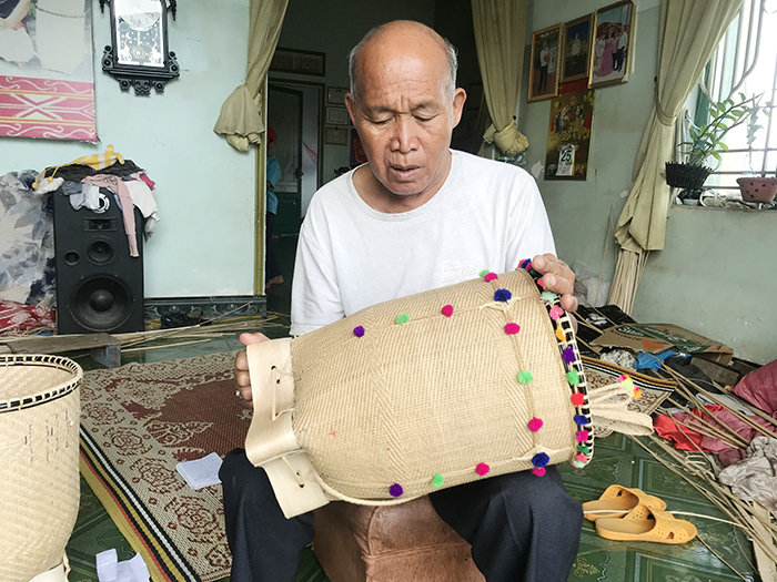 Về Pré nhớ chiếc gùi người Chu Ru -0