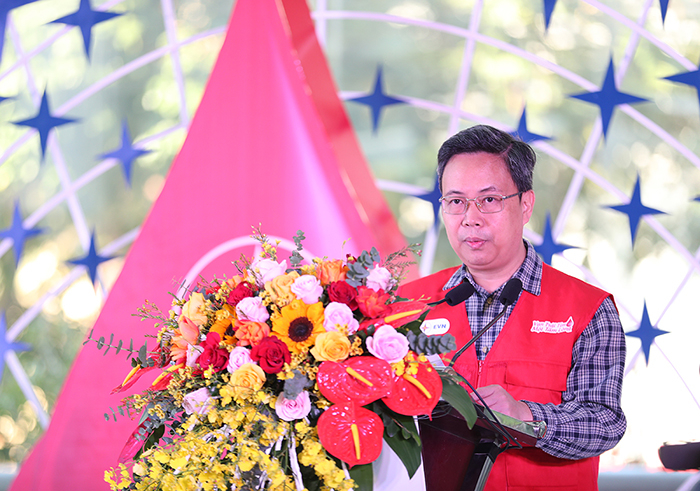 Tuần lễ hồng EVN: “Vạn trái tim – Một tấm lòng” -1