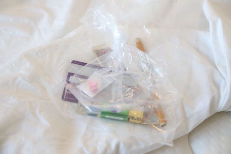 Bắt 9 đối tượng “mở tiệc” ma túy ở khách sạn -0