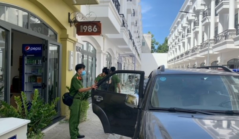 Bắt 9 đối tượng “mở tiệc” ma túy ở khách sạn -0