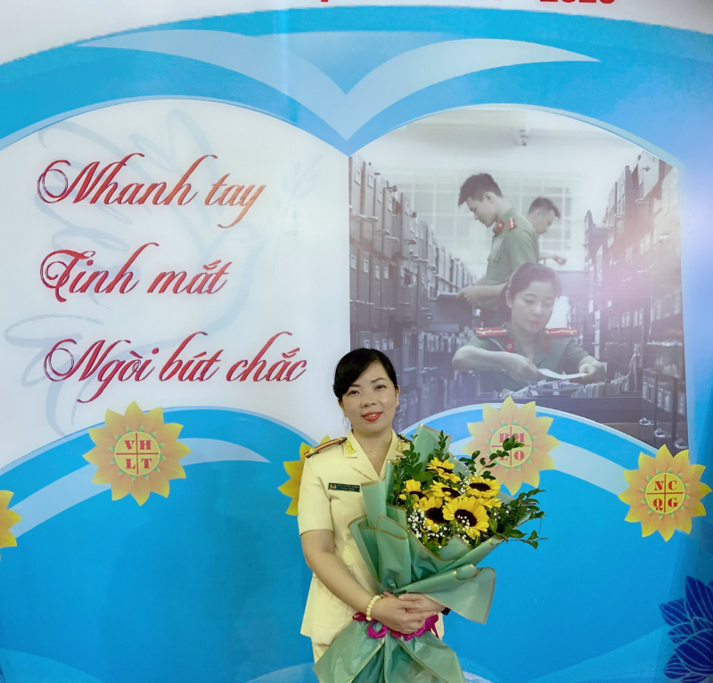 Công an Thủ đô thực hiện 6 điều Bác Hồ dạy:  Nữ cán bộ Công an tâm huyết với nghề -0