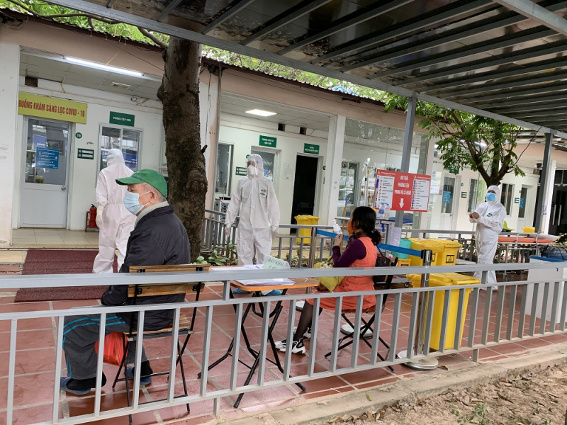 Hà Nội có quá tải điều trị bệnh nhân COVID-19 khi F0 tăng mạnh? -0