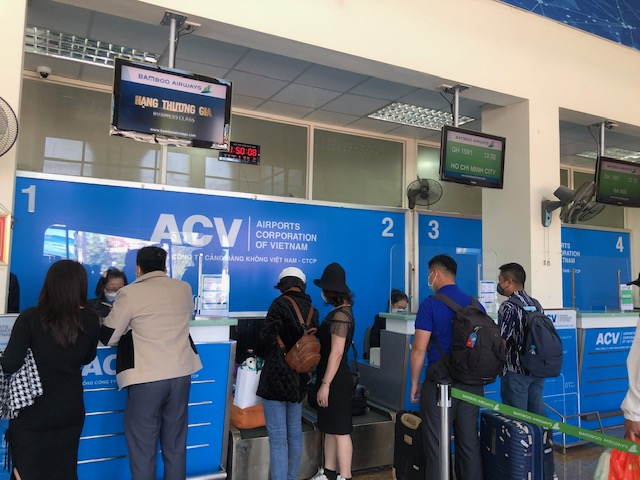 Phó thủ tướng đồng ý mở lại đường bay quốc tế từ 1/1/2022 -0