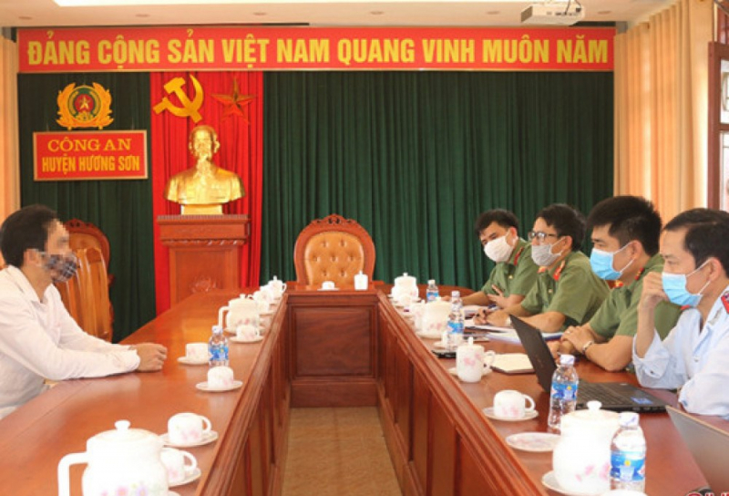 lực lượng chức năng làm việc với đ.q.t (sn 1978, quê quán xã sơn bằng, huyện hương sơn, tỉnh hà tĩnh) vì đưa thông tin sai sự thật lên mạng xã hội.jpg -0