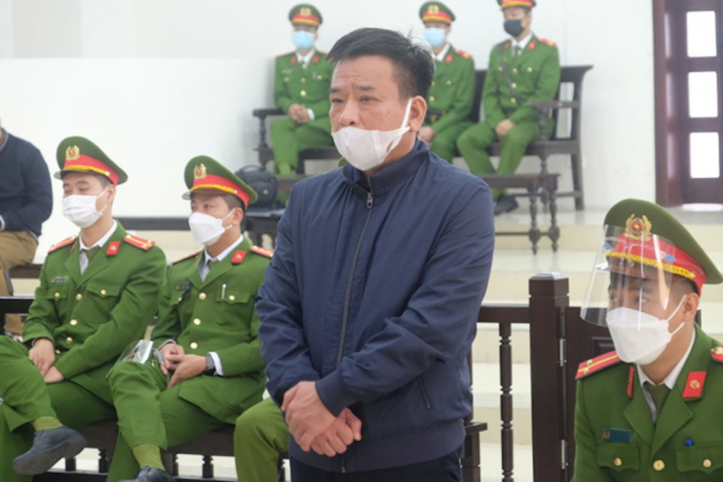 Cựu Chủ tịch TP Hà Nội Nguyễn Đức Chung bị tuyên phạt 8 năm tù, bồi thường  25 tỷ đồng  -0