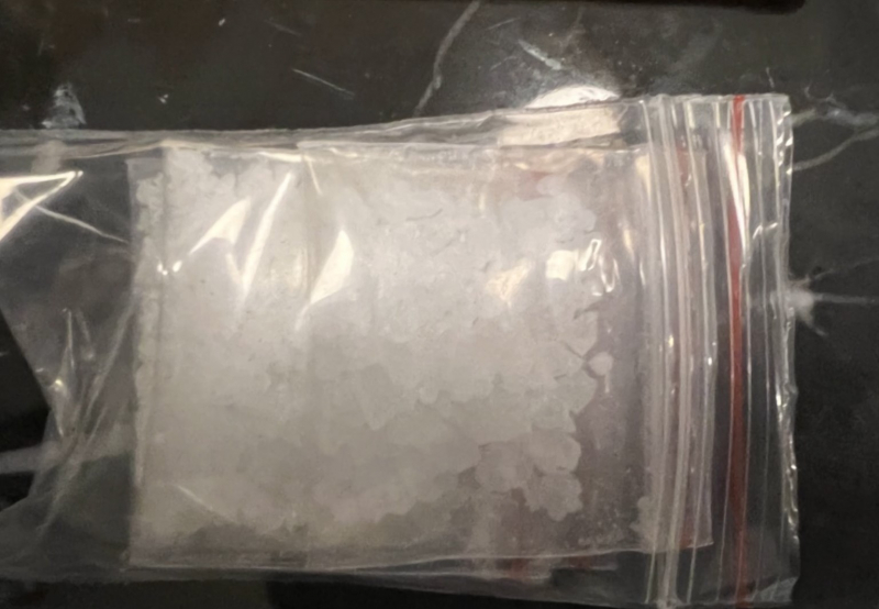 Thuê căn hộ cao cấp để tổ chức cho nhiều nam, nữ thanh niên bay lắc -0