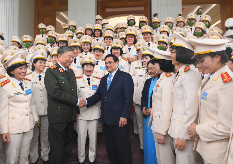 Thủ tướng Phạm Minh Chính gặp mặt đại biểu dự Đại hội Phụ nữ Bộ Công an lần thứ IX -0