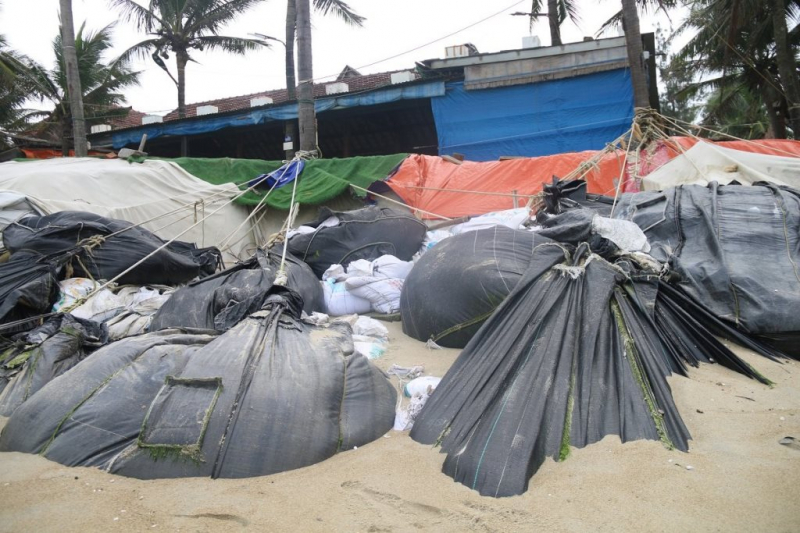 Hội An: Hơn 200m bờ biển phía bắc Cửa Đại tiếp tục nguy cơ bị sóng biển “nuốt chửng” -1