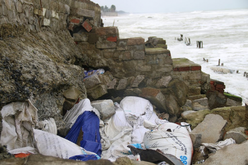 Hội An: Hơn 200m bờ biển phía bắc Cửa Đại tiếp tục nguy cơ bị sóng biển “nuốt chửng” -3